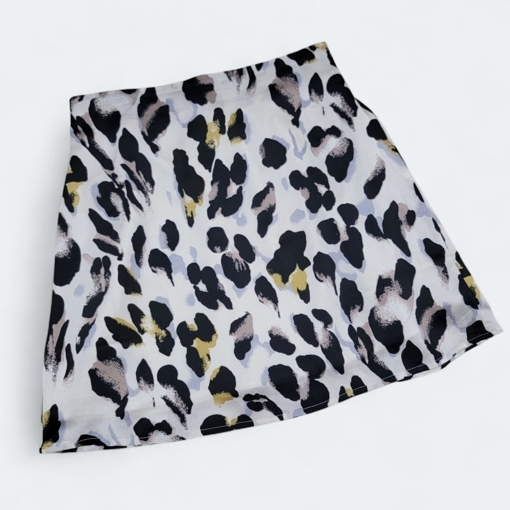 Wishlist Apparel Leopard Print Skirt Size Small